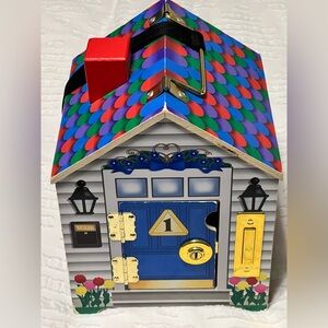 Melissa & Doug Doorbell House with Keys and Four doors All Sounding Doorbells